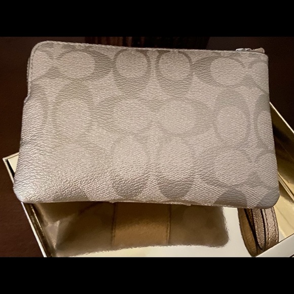 Coach Boxed Metallic Signature Corner Zip Wristlet - Picture 2 of 4